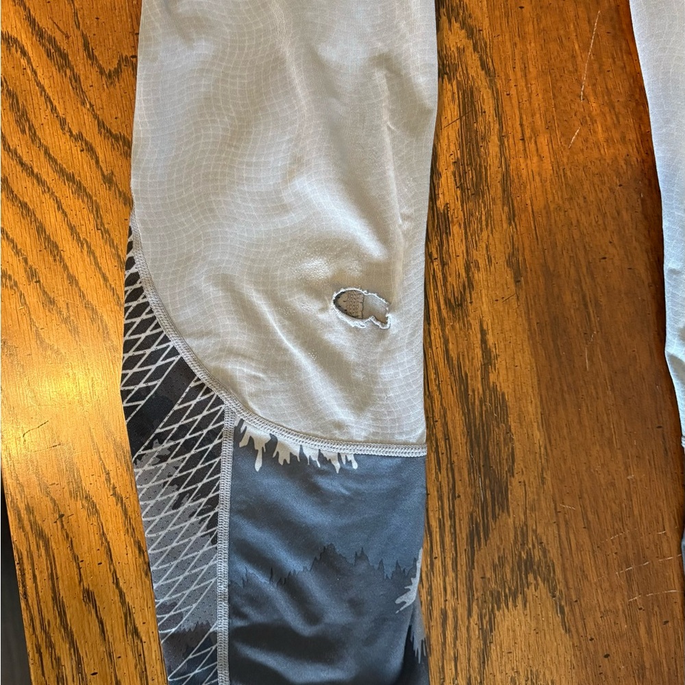 Nike Silver and Black Patterned Leggings - Picture 2 of 4